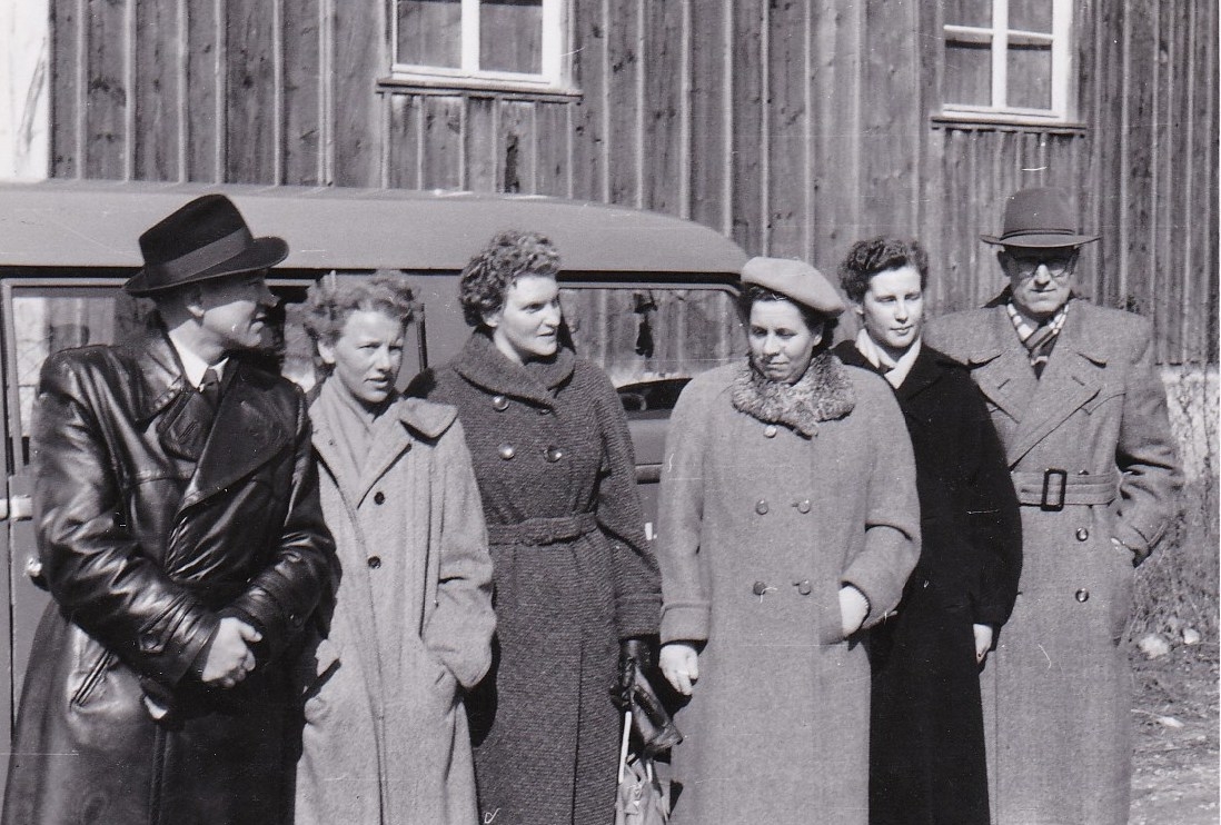 Damen 1 1955. Von links: Hagen (Betreuer), Stryczewski, Krampert, Wienchol, Schon, Fiegler (Betreuer)