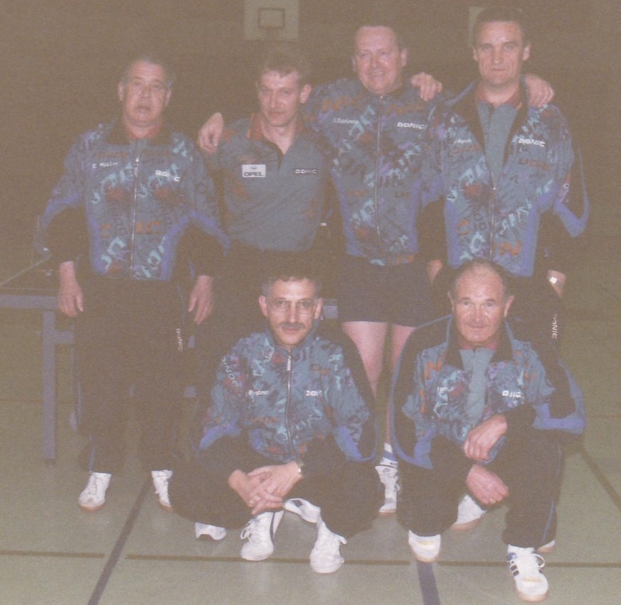 Herren 3 1996/97. hinten von links: E. Müller, M. Wrobel, G. Zeiselmeier, I. Kaldonek; vorne von links: P. Gerstner, A. Franz