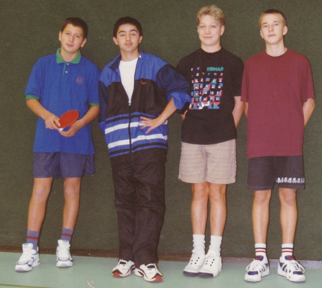Jungen 1 1997/98. von links: I. Gashi, F. Bislimi, D. Hölle, G. Delcore