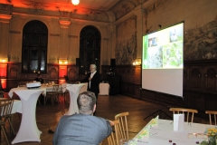 Der ehemalige 1. Vorsitzende des TTC, Andreas Wehrmann, präsentierte eine gelungene Foto-Show durch die TTC-Geschichte.